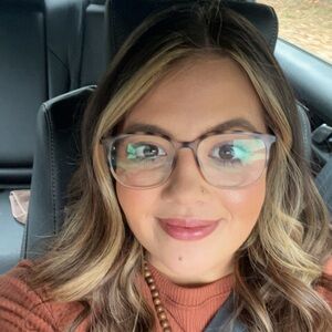 Meet your Posher, Monica